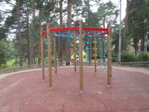 12.8.2012 yläpihan uusi kiipeilyteline